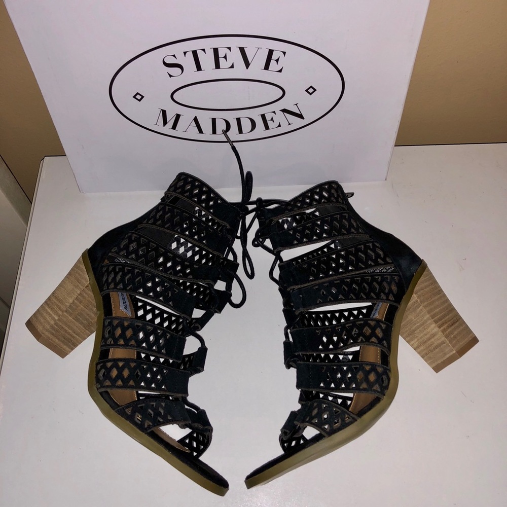 Nwt Steve Madden “ Delphine “ Strappy Gladiator S… - image 3